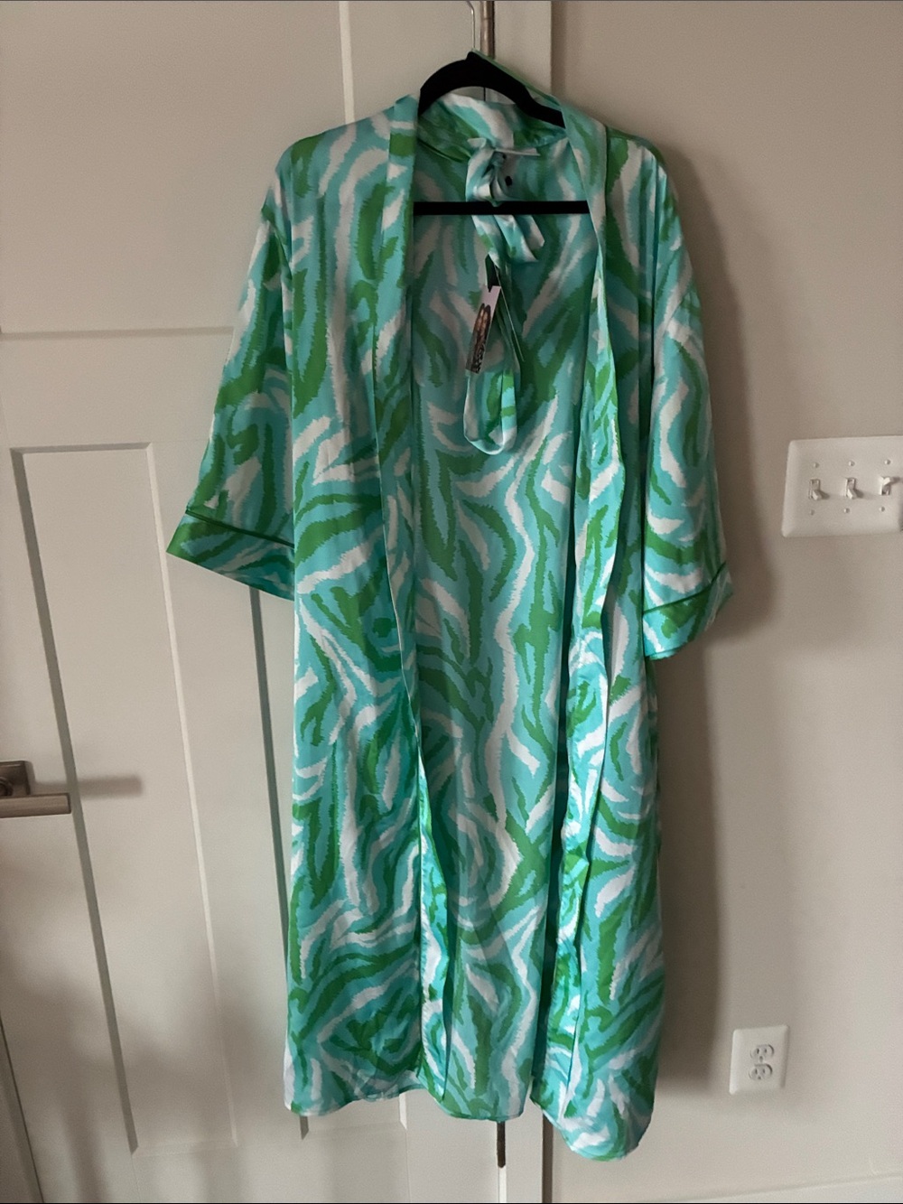 DVF by Target Lightweight Green Wave Print Robe